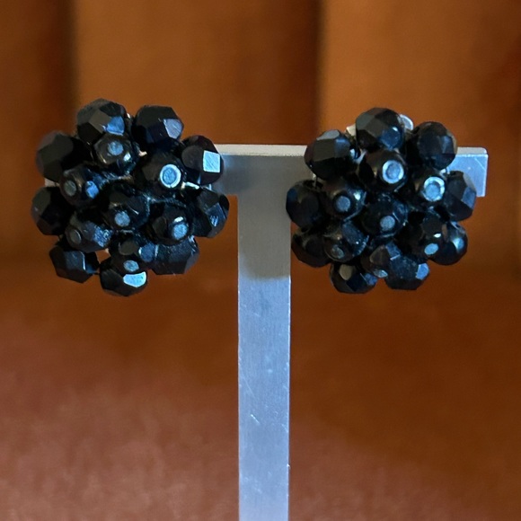 HUGE SALE! VINTAGE LAGUNA SIGNED FACETED BEAD CLIP EARRINGS/BRACELET - Picture 3 of 9